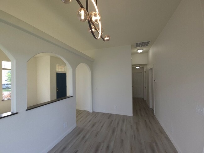 Building Photo - Recently Remodeled Home