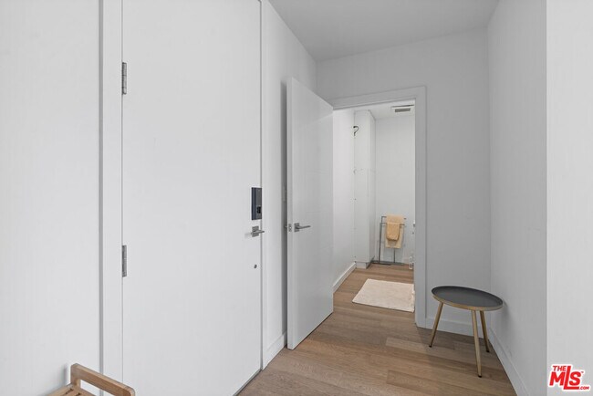 Building Photo - 507 Orlando Ave