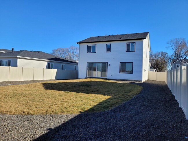 Building Photo - Stunning Newer Home In Caldwell!