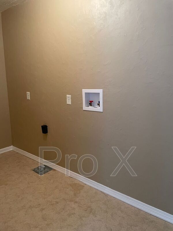 Building Photo - 1604 W Broadway St