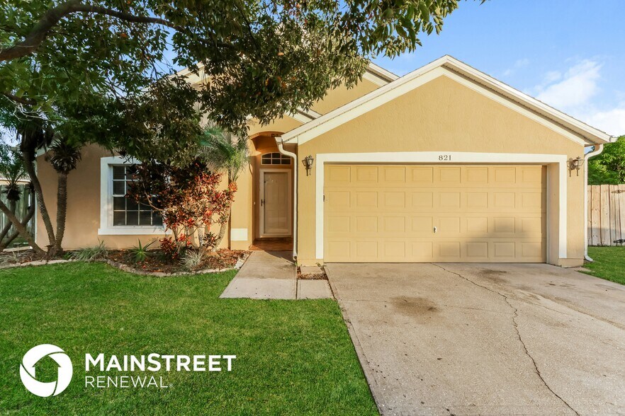 Primary Photo - 821 Honeysuckle Dr