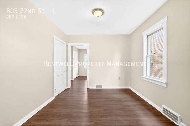 Building Photo - 805 22nd St