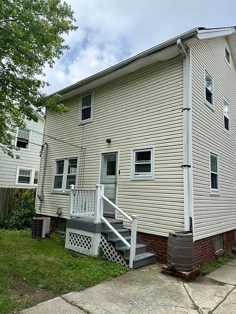 Building Photo - 3370 Lownesdale Rd
