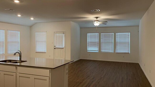 Building Photo - 213 Chickasaw Ln