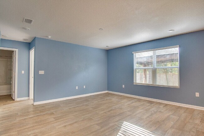 Building Photo - Spacious 5BR Near NAS – Military Half Deposit & $500 Off First Month!