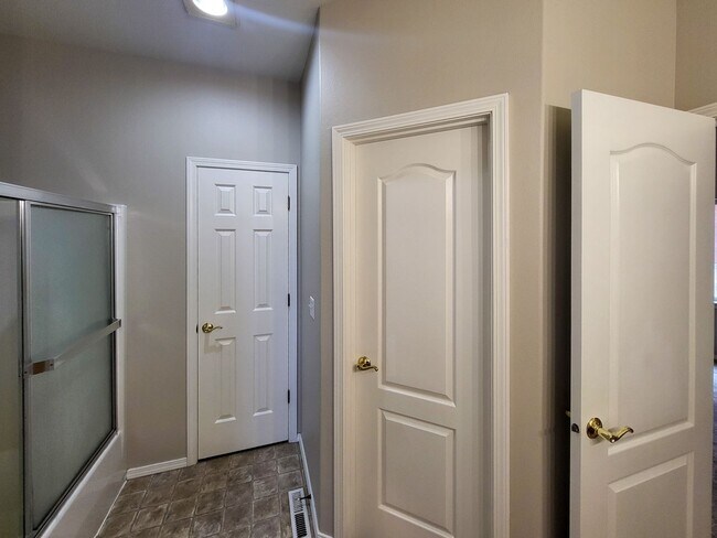 Building Photo - 2345 Mule Deer Ct NW