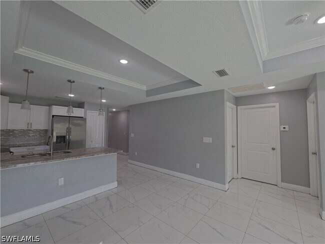 Building Photo - 129 Gilbert Ave S
