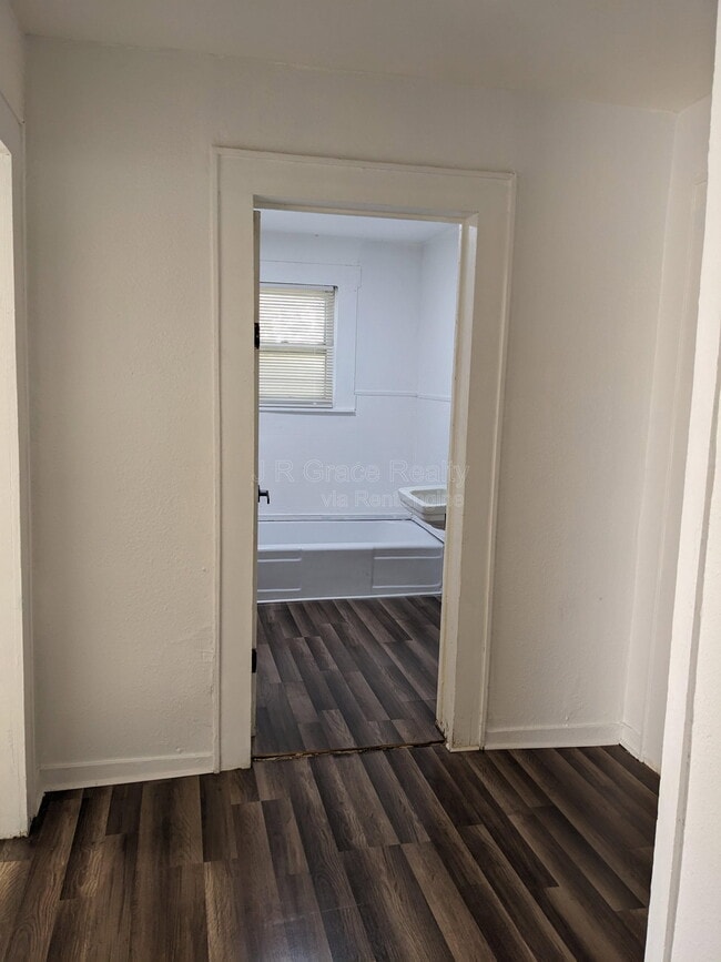 Building Photo - 1320 Harrison Ave