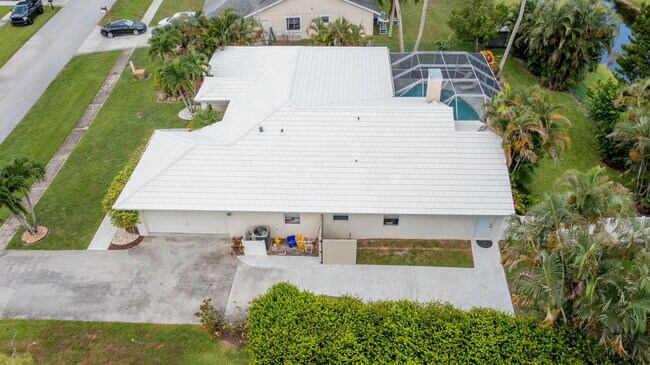 Building Photo - 13660 Folkestone Ct