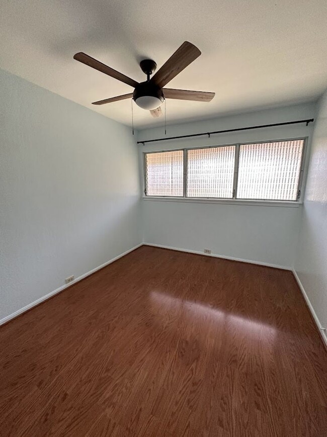 Building Photo - Hawaii Kai - The COLONY MARINA:  Lovely townhouse with spacious 4 bedrooms, 3 bath, 2 covered par...