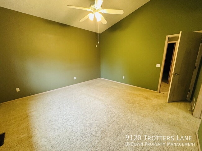 Building Photo - 9120 Trotters Ln