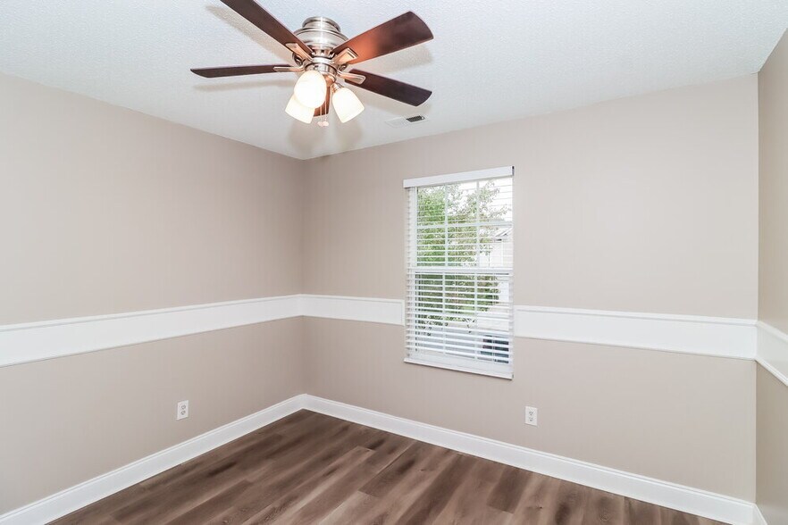 Building Photo - 12332 Cumberland Cove Dr