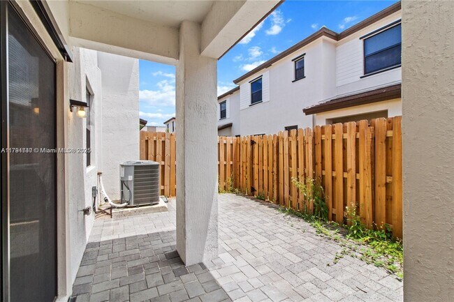 Building Photo - 221 SW 159th Way