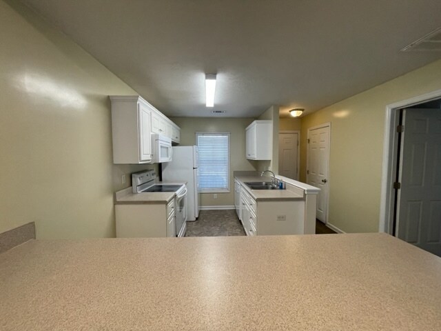 Building Photo - 7206 Curacas Dr