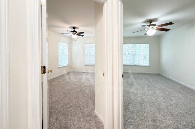 Building Photo - 3021 Barrymore St