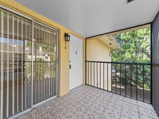 Building Photo - 15639 SW 73rd Cir Terrace