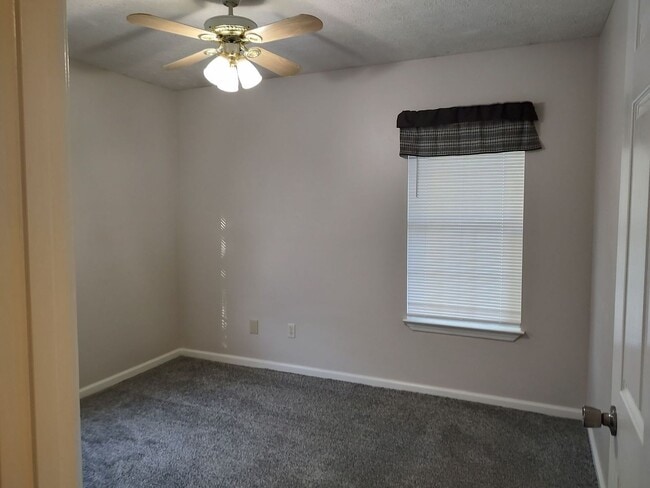 Building Photo - Beautiful 3Bed/2Ba Retreat, Centrally Located to EVERYTHING in PCB!