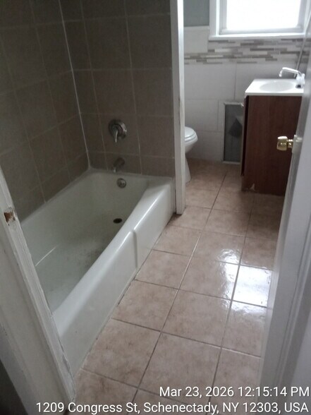 Building Photo - 1209 Congress St