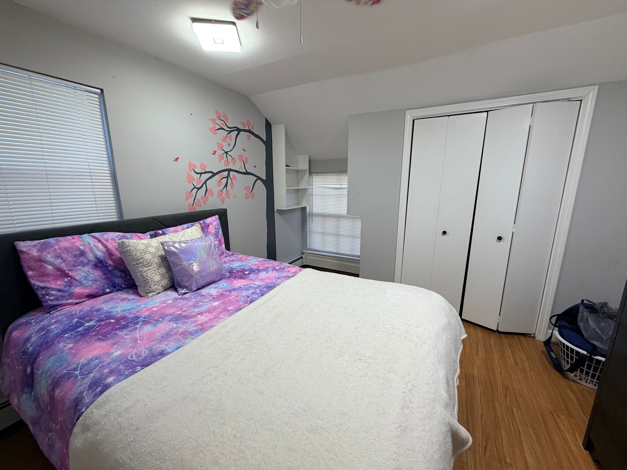 Upper level Bedroom - 2 Stevens Pl