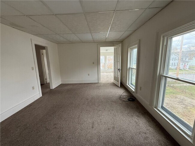 Building Photo - 154 Thacher St