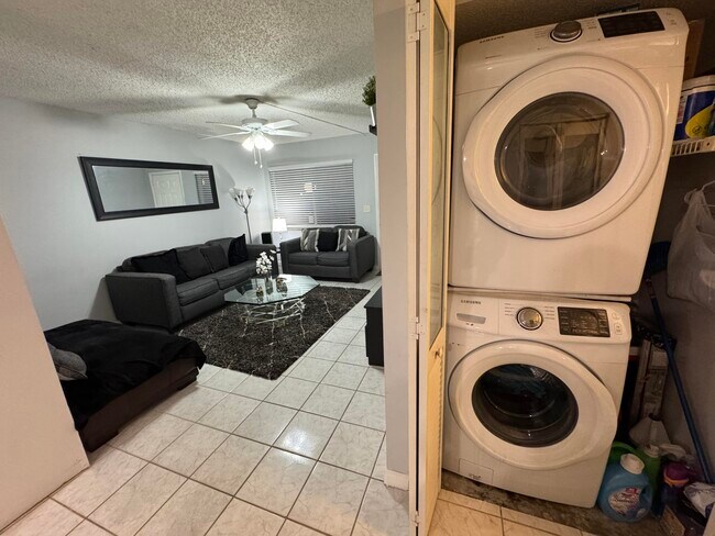 Building Photo - 3265 NW 102nd Terrace