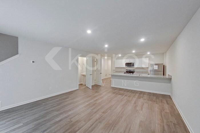 Building Photo - 372 Ironwood Ct