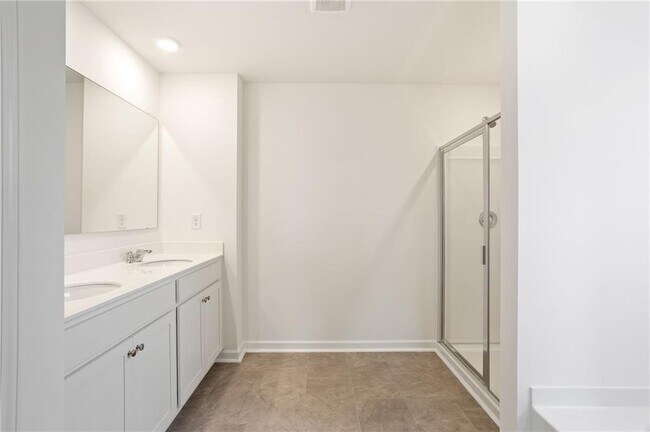 Building Photo - 6072 Knickerbocker St