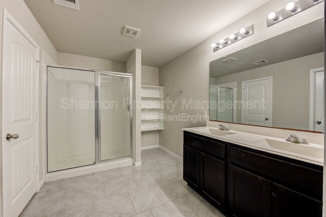 Building Photo - 8002 Carillon Way