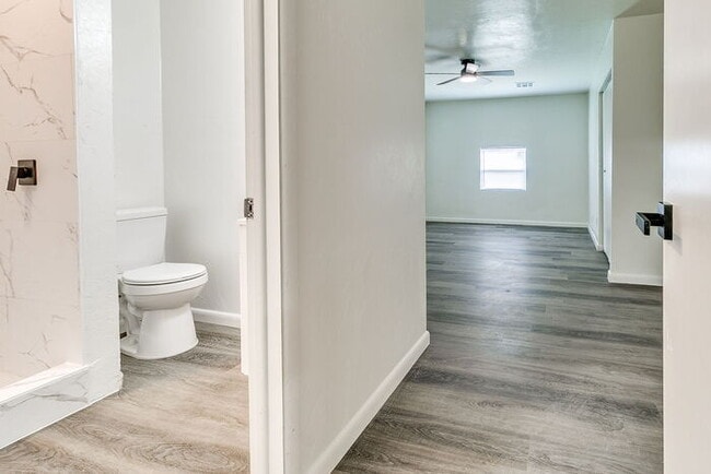 Building Photo - 2417 Becker Pl