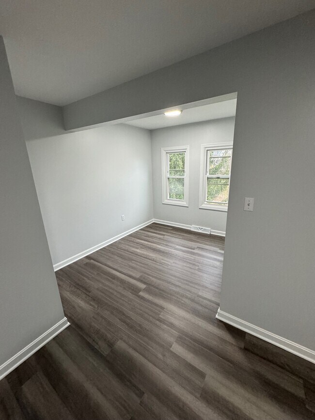 Building Photo - 230 Chesna Dr