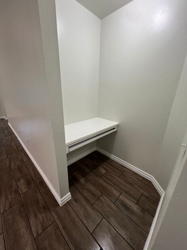 Building Photo - 3104 Woodcrest Creek Dr