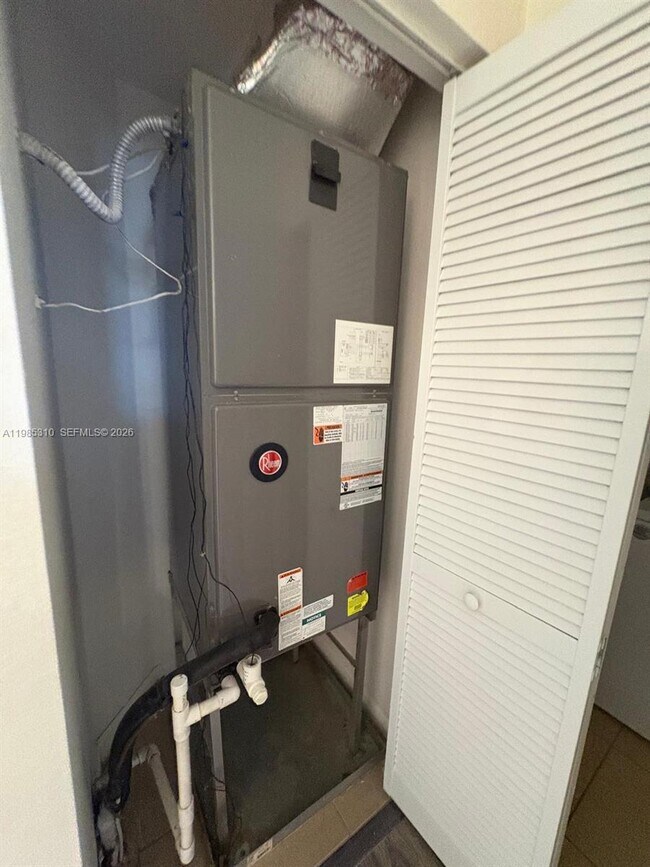 Building Photo - 11834 SW 151 Ave