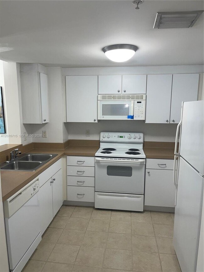 Building Photo - 1250 S Miami Ave