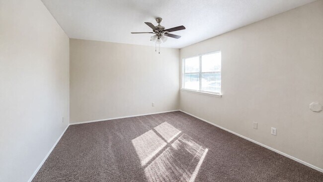 Building Photo - 1224 Westway Cir