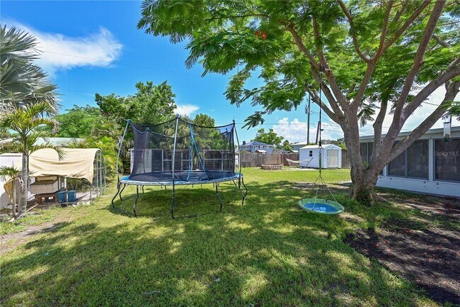 Building Photo - 5812 2nd Ave Dr NW