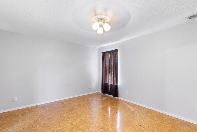 Building Photo - 4920 La Cienega St NW