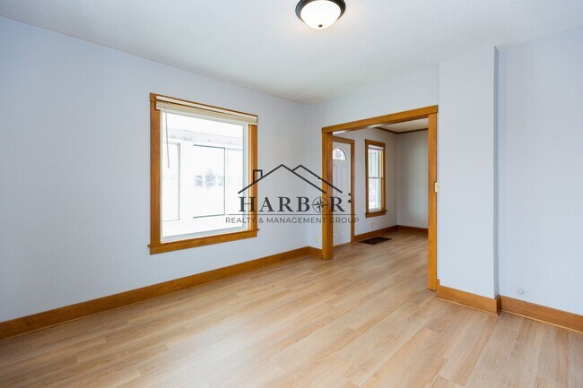 Building Photo - 15 8th St NW