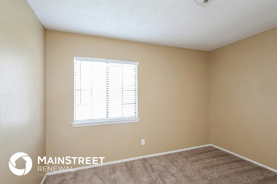 Building Photo - 1508 Bandera Dr