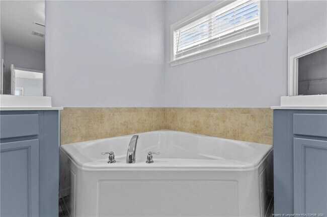 Building Photo - 12 Turnbridge Way