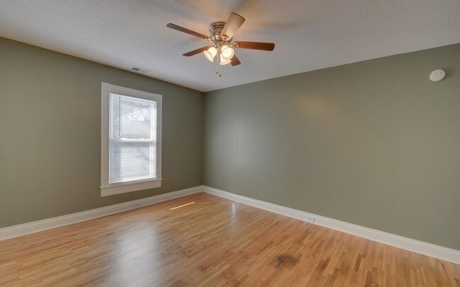 Building Photo - 113 Prospect St