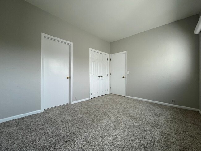 Building Photo - 501 Fenton Pl