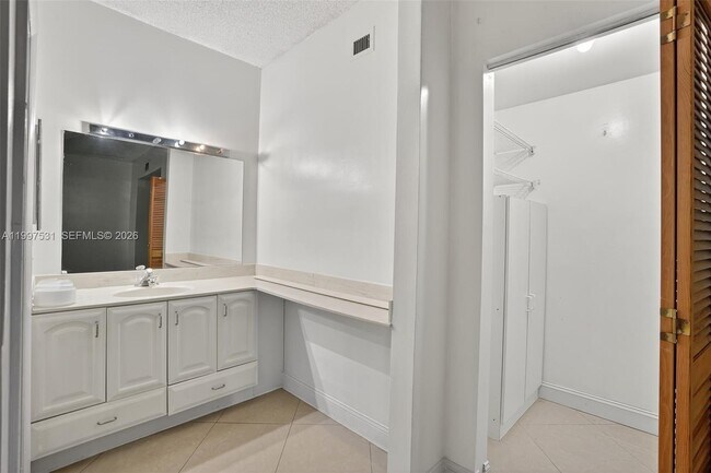 Building Photo - 13045 SW 88th Ln