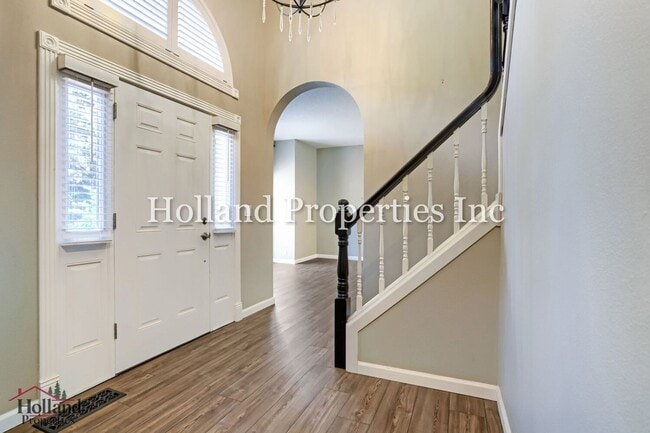 Building Photo - 16308 SW Timberland Dr