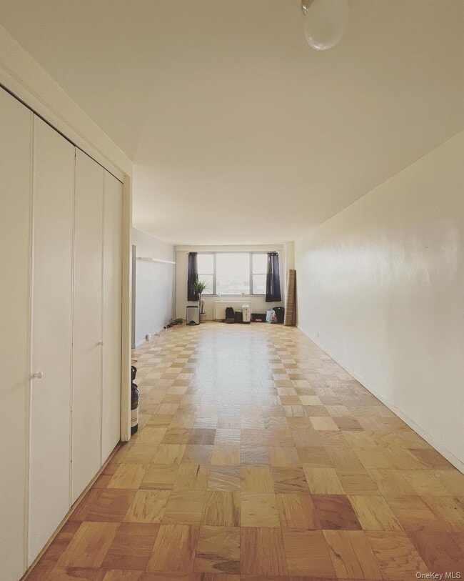 Building Photo - 70-25 Yellowstone Blvd