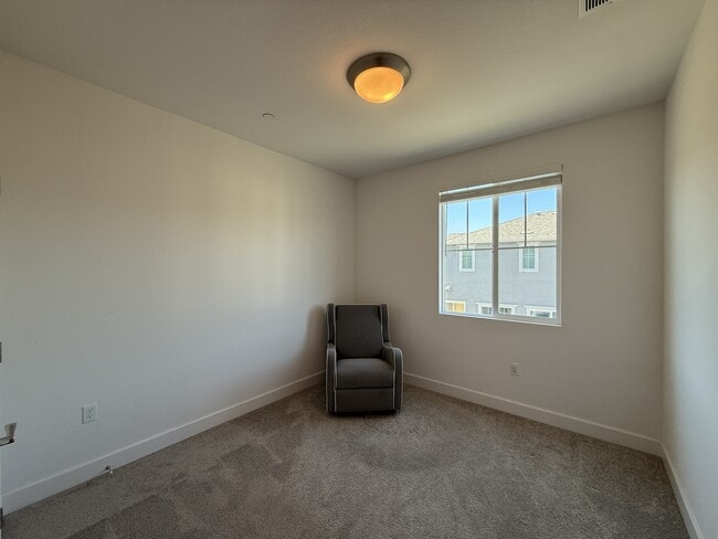 Building Photo - 2062 Cottonwood St