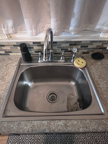 Building Photo - 73 Shawn Dr