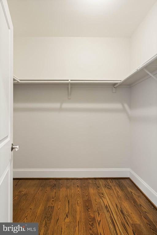 Building Photo - 1604 Colonial Ln