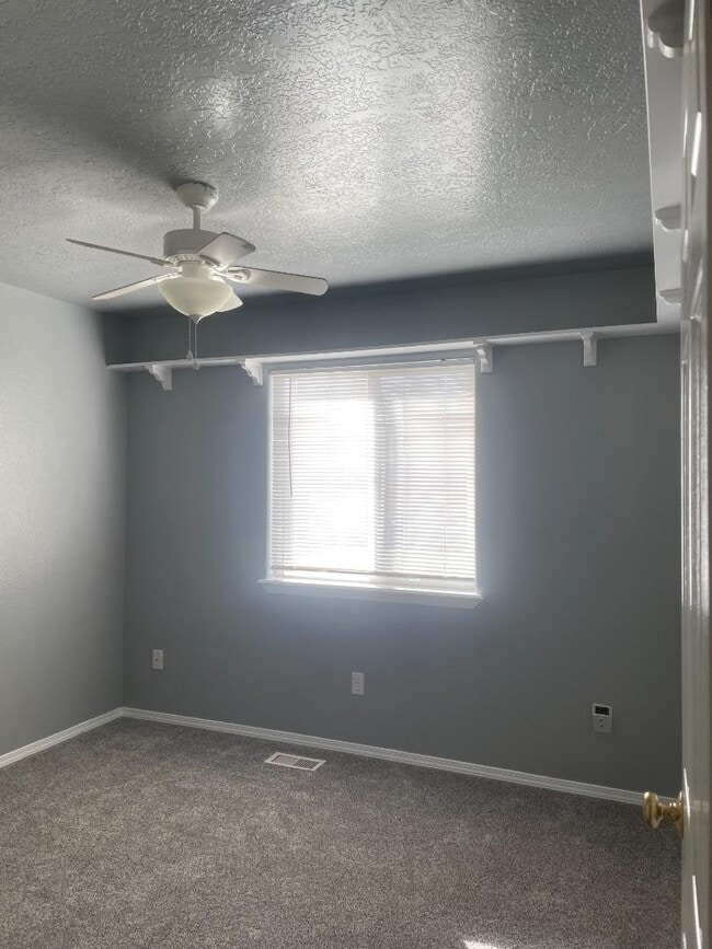 Building Photo - 1327 N Andrew Dr