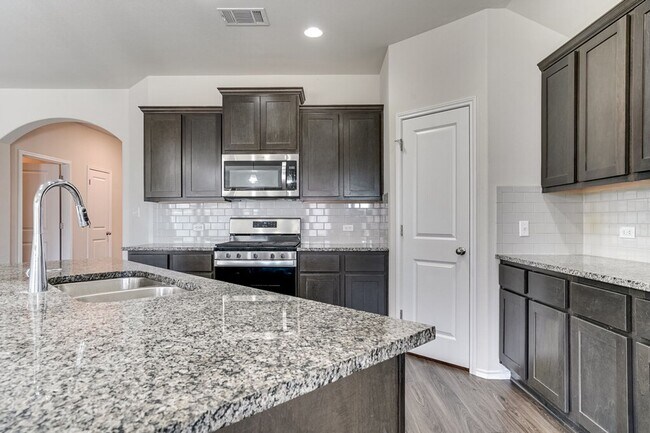 Building Photo - 3401 Pauling Loop
