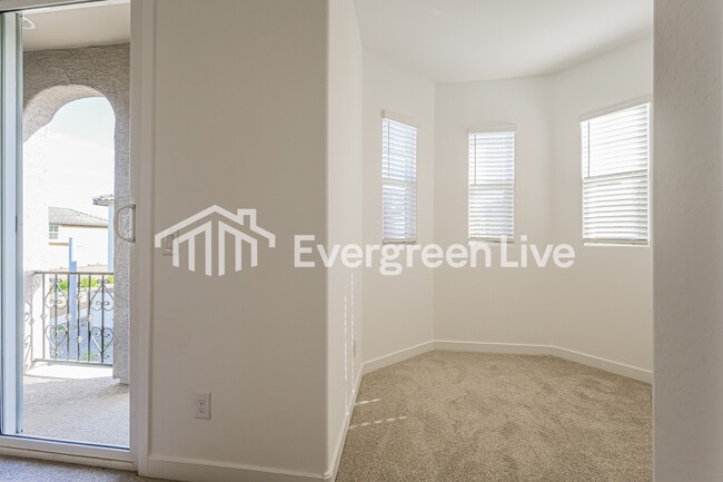 Building Photo - 9834 W Verde Ln